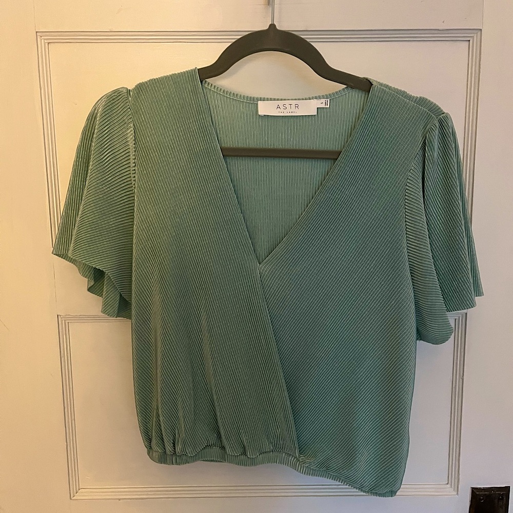 ASTR flowy top
